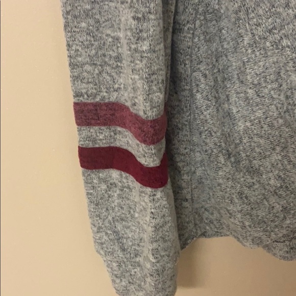 NWT Grey pullover - Picture 3 of 8